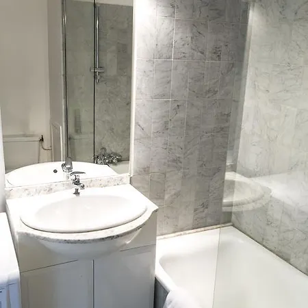 Apartment Crillon Halldis *